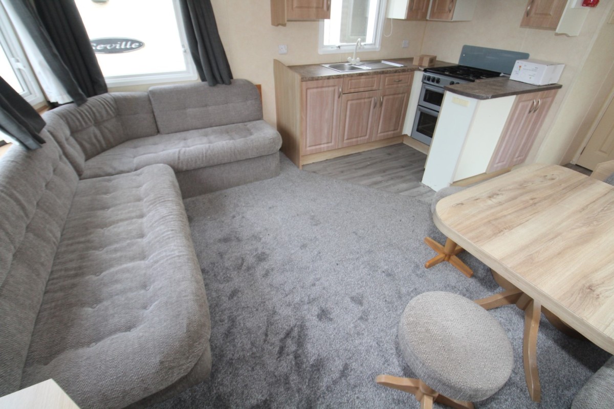 2009 Willerby Vacation lounge to kitchen