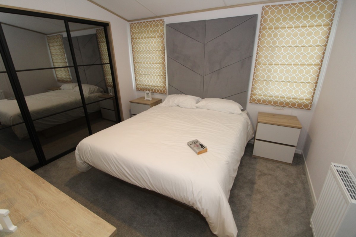 2023 Atlas Oakwood Lodge  master double bedroom