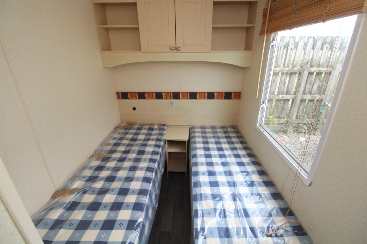 2004 Bk Purbeck twin bedroom