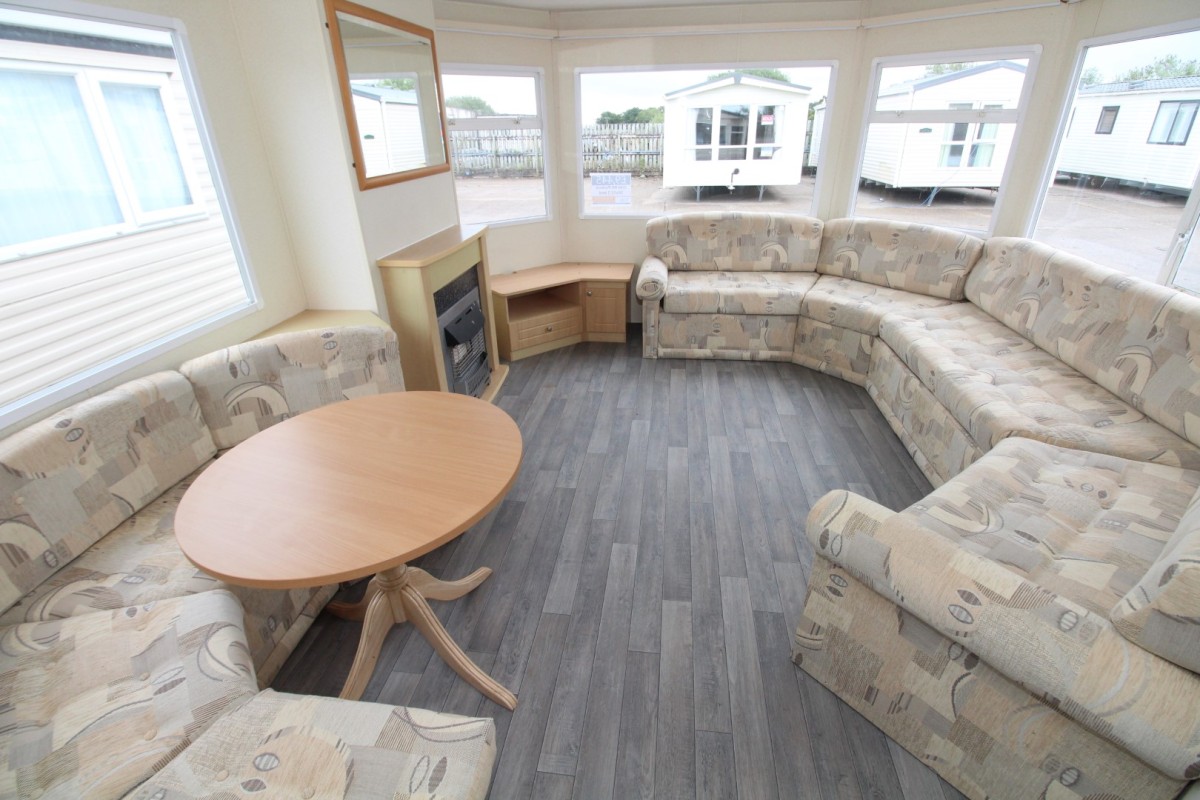 2004 Bk Purbeck lounge area