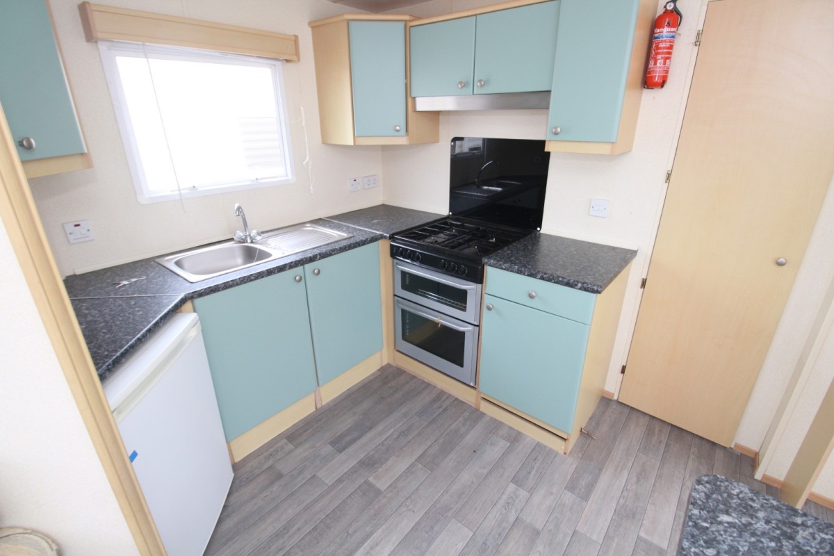 2004 Bk Purbeck kitchen area