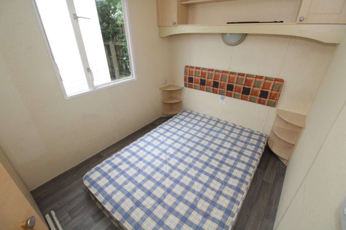 2004 Bk Purbeck double bedroom