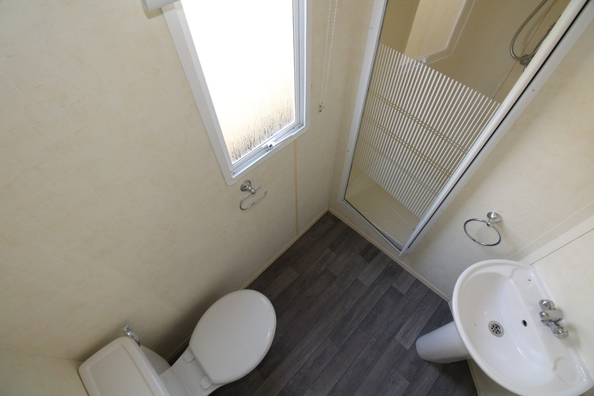 2007 Abi Arizona family shower room