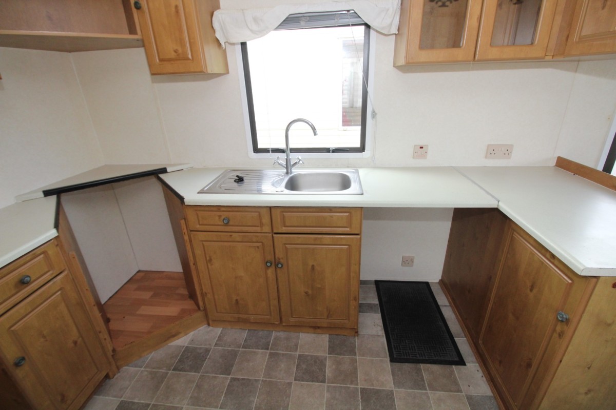 kitchen in the 2001 Carnaby Chardonnay