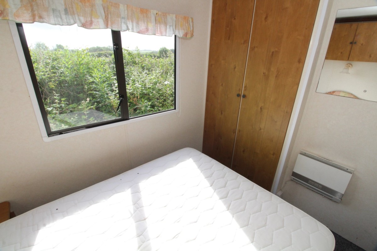 double bedroom in the 2001 Carnaby Chardonnay