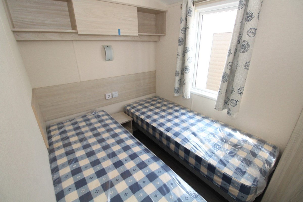 2014 Atlas Ruby twin bedroom