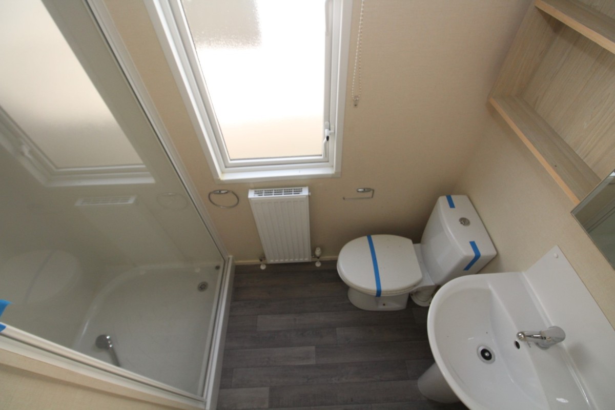 2014 Atlas Ruby family bathroom