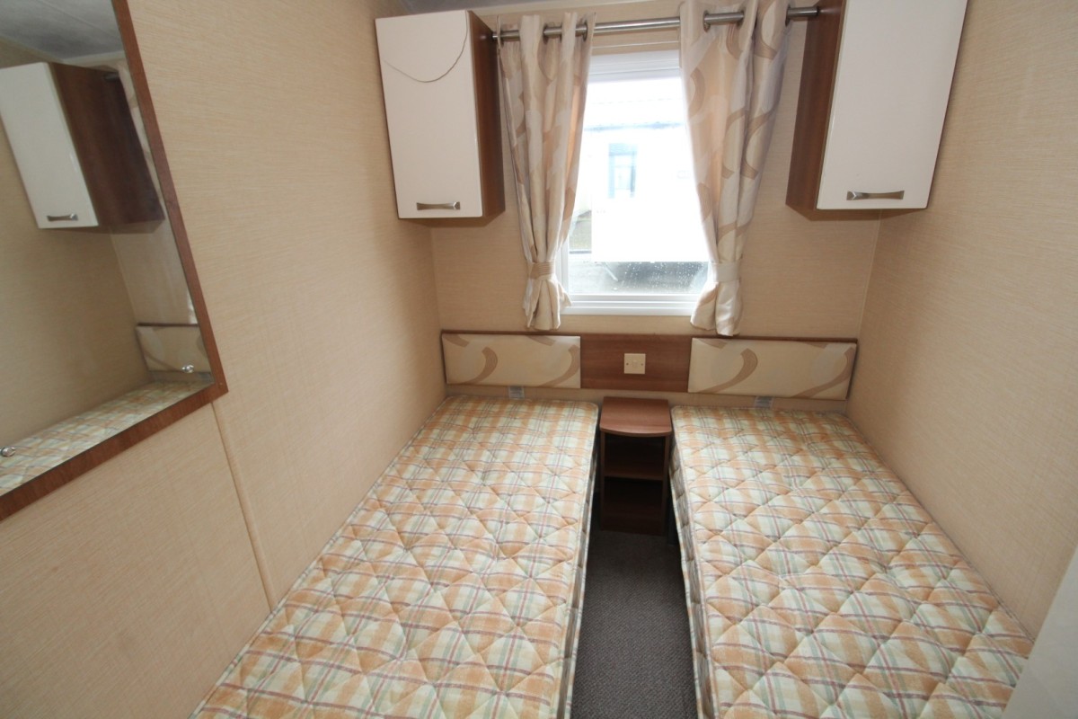 third bedroom in the 2011 Willerby Salisbury
