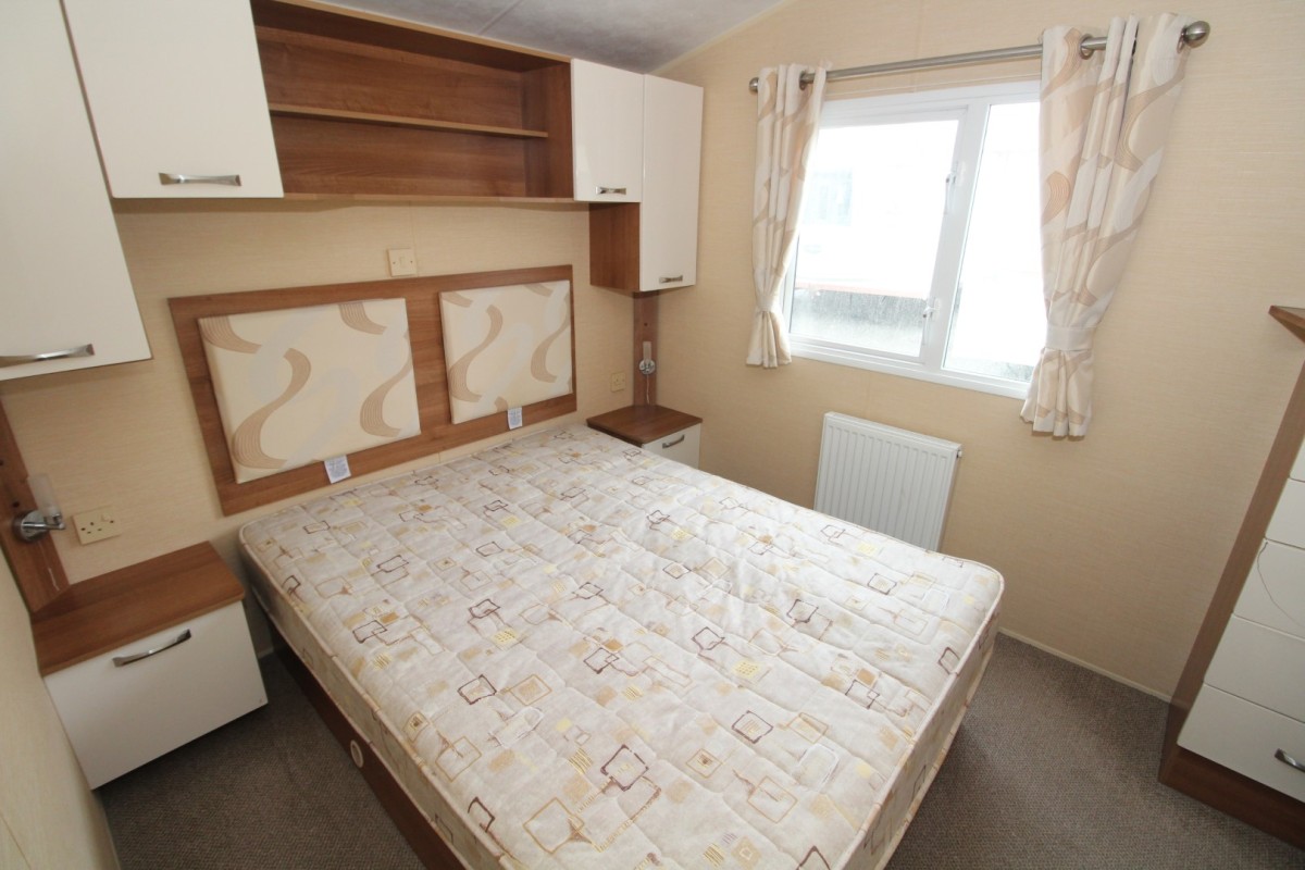 2011 Willerby Salisbury double bedroom