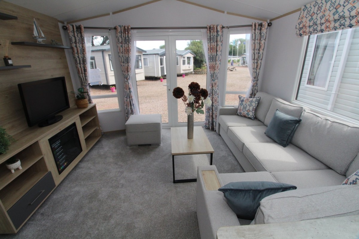 lounge to front doors in the 2023 Atlas Chorus