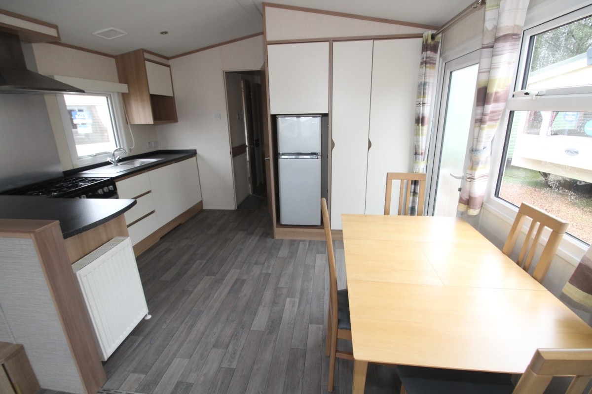 dining area and kitchen in the 2015 Carnaby Cascade