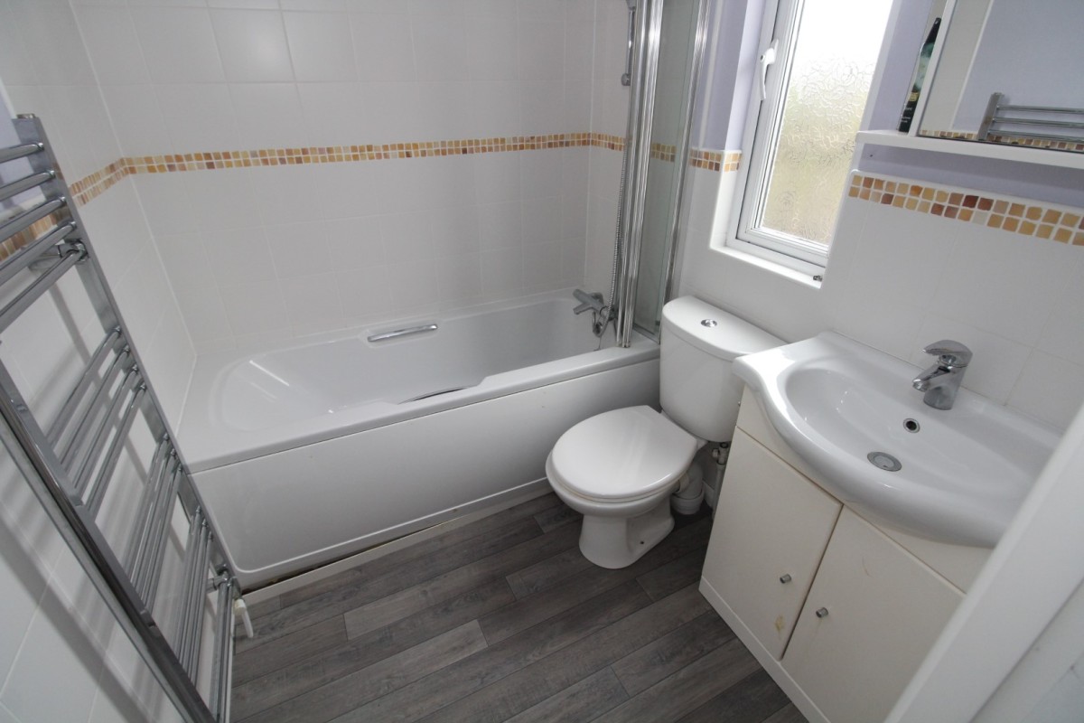 2012 Prestige Sea Breeze family bathroom