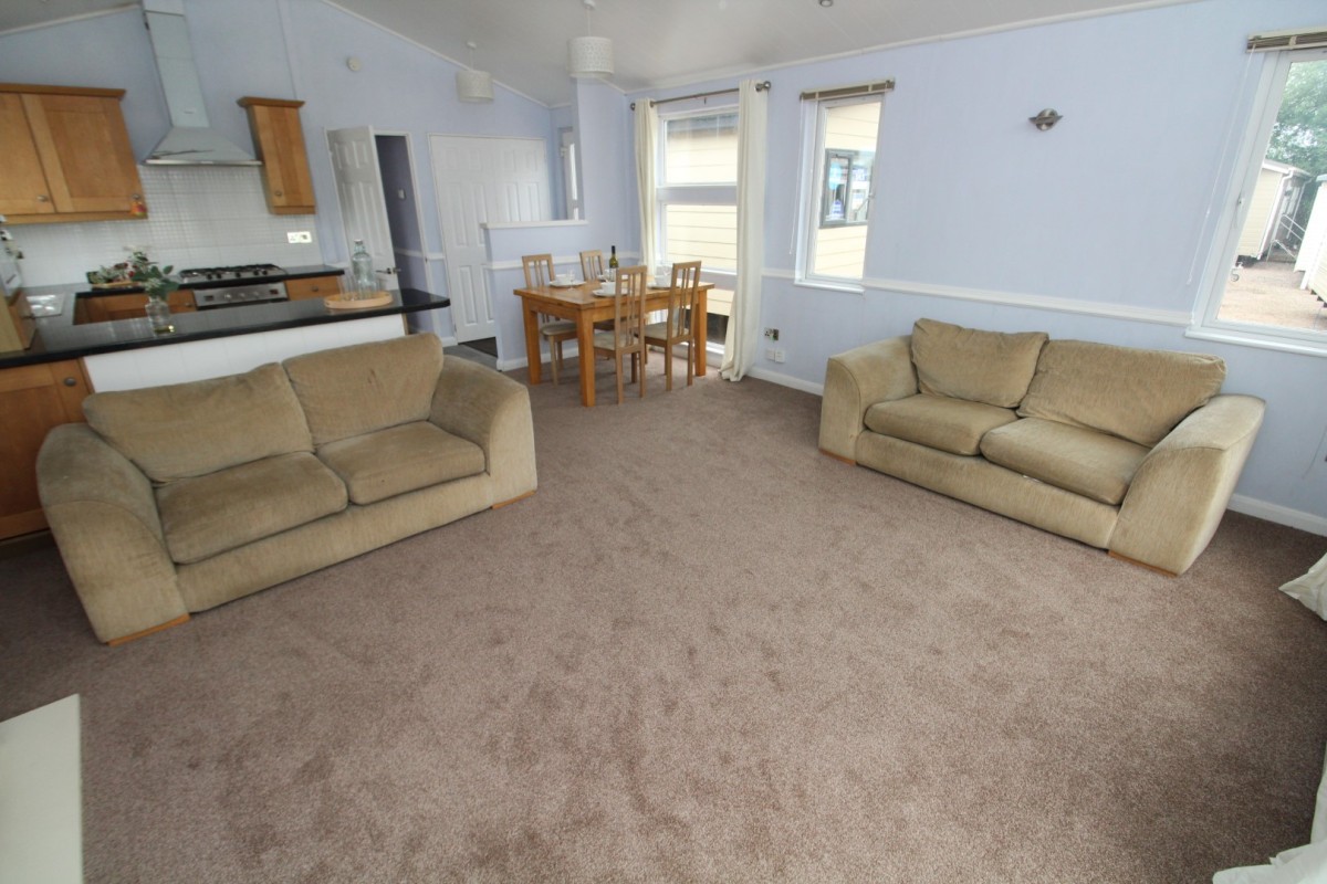 2012 Prestige Sea Breeze lounge area