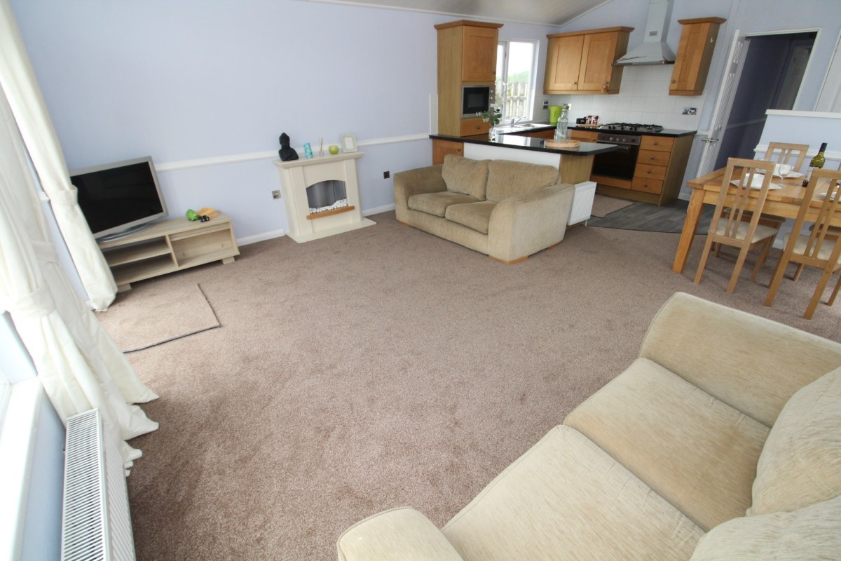 2012 Prestige Sea Breeze living space