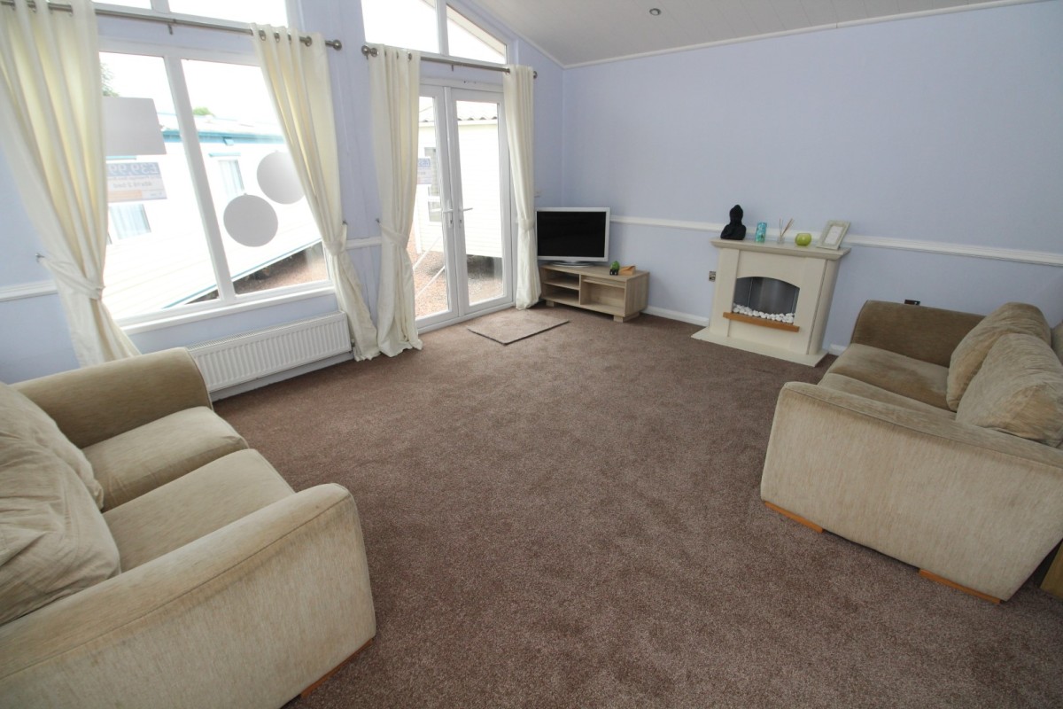 2012 Prestige Sea Breeze lounge to patio