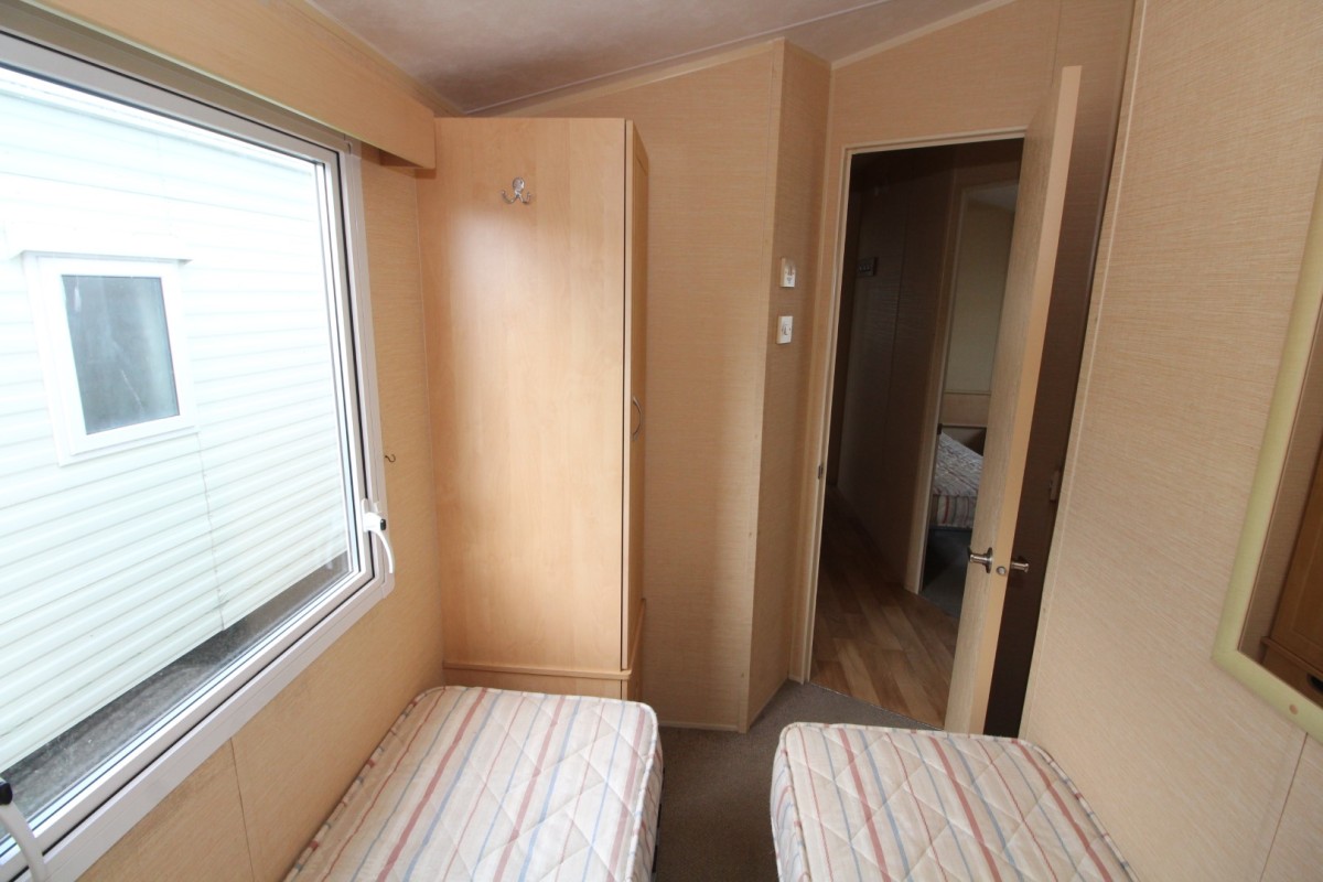 2010 Willerby Rio twin bedroom