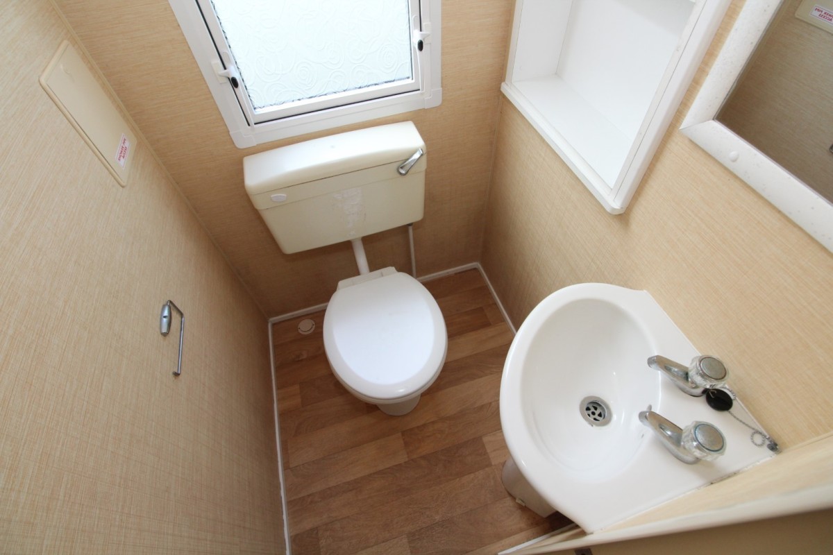 2010 Willerby Rio shower room