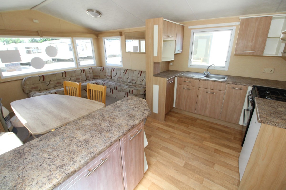 2010 Willerby Rio kitchen to lounge