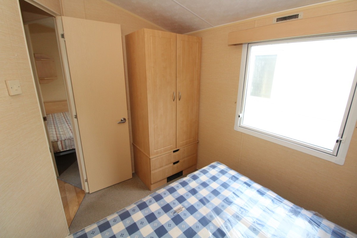 2010 Willerby Rio double bedroom