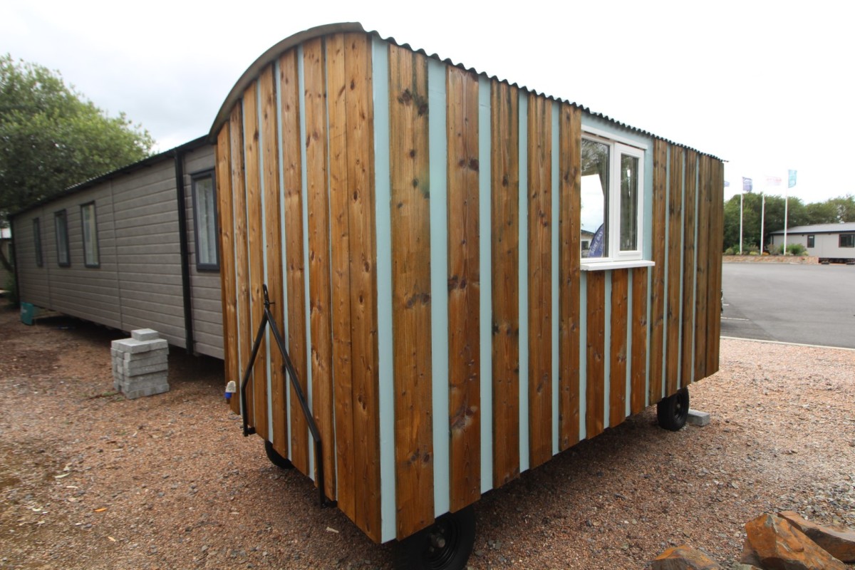 Shepherds Hut rear exterior