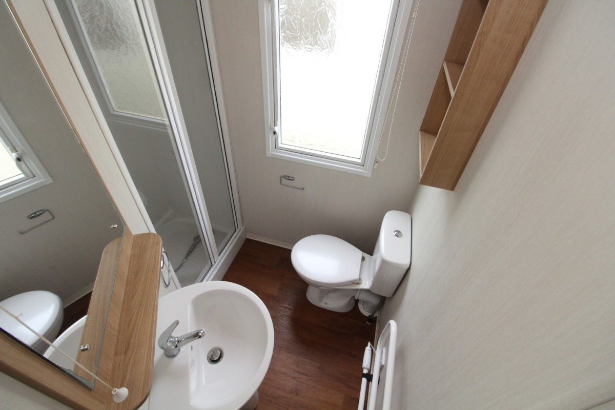 2015 Swift Loire family shower room