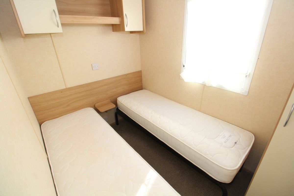 2011 Abi Vista Platinum twin bedroom