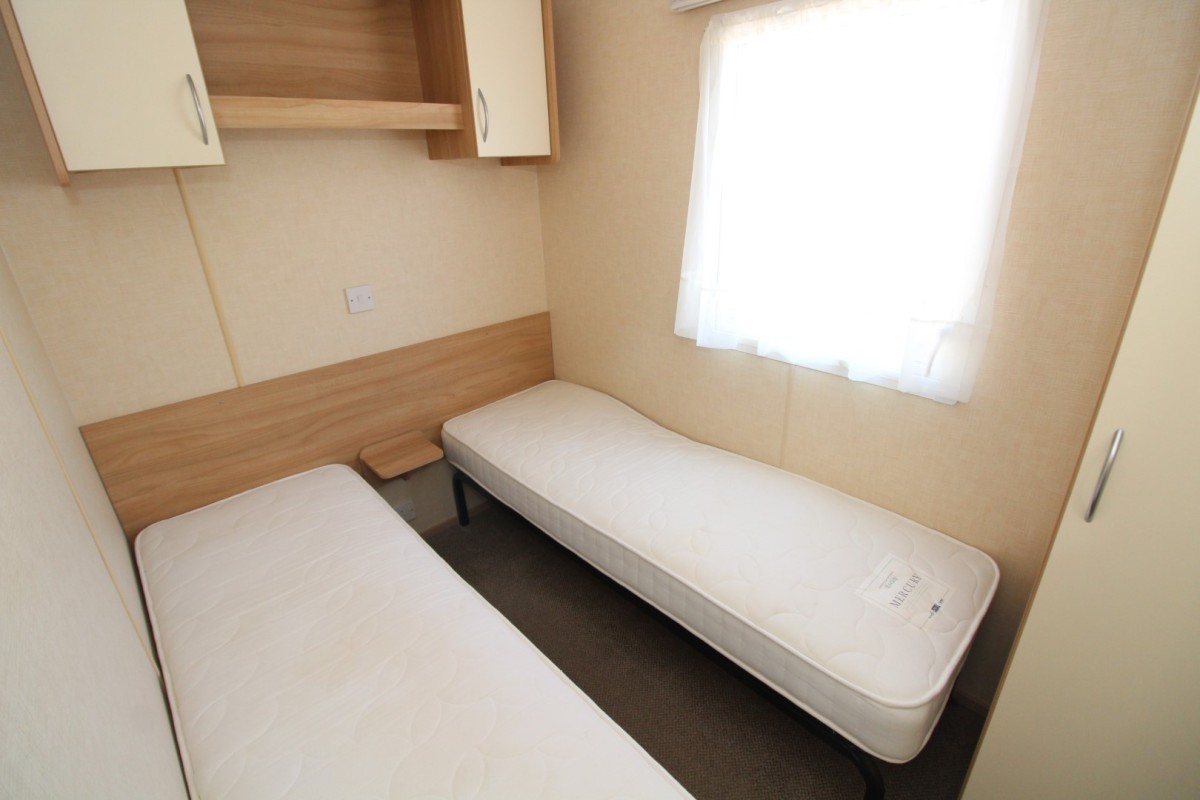 2011 Abi Vista Platinum twin bedroom
