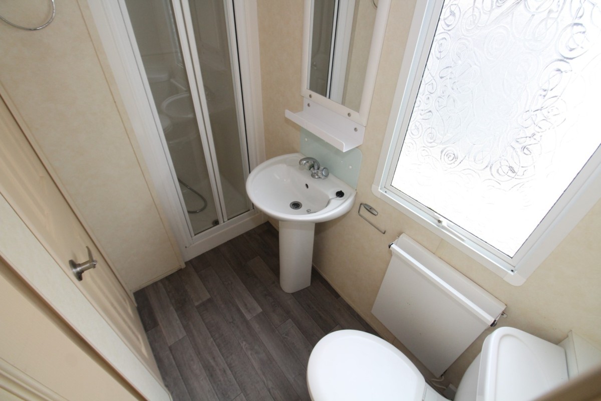 2006 Willerby Richmond family shower room