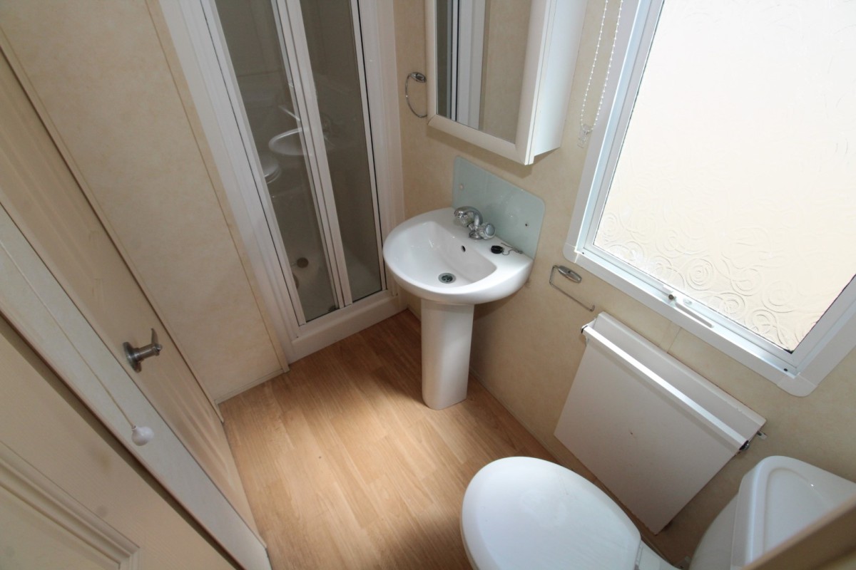 2006 Willerby Richmond family shower room