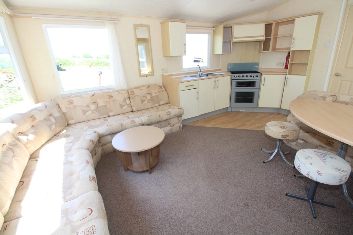open plan living space in the 2006 Willerby Richmond
