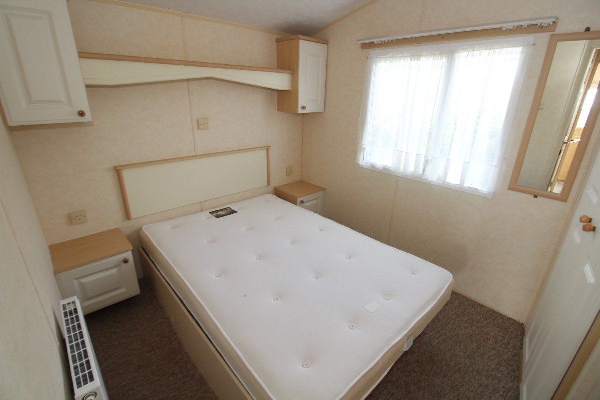 2006 Willerby Richmond double bedroom