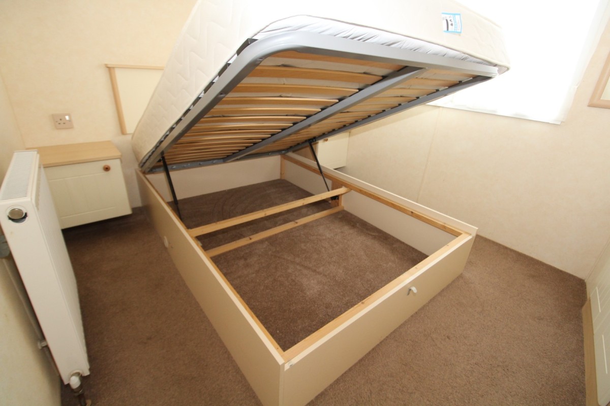 lift up double bed for storage
