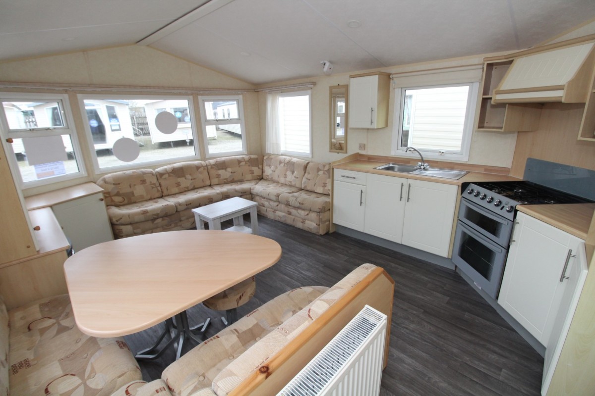 Willerby Richmond 2007 dining area with table