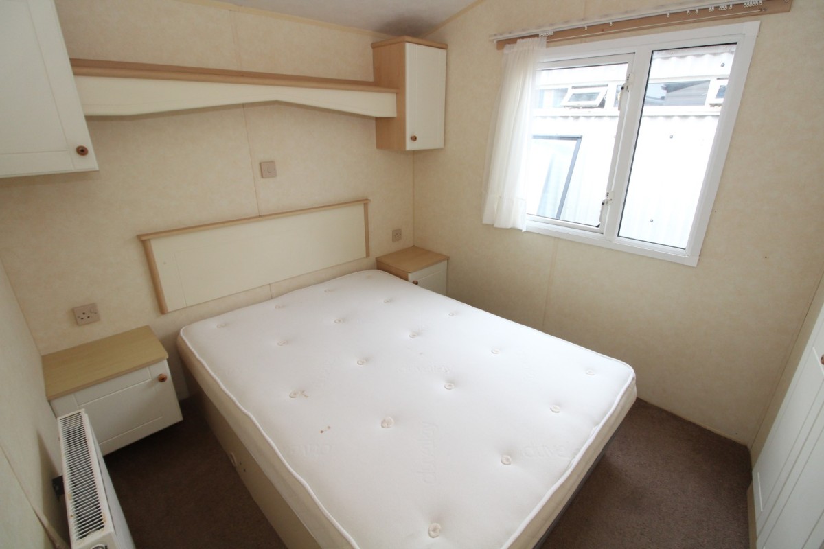 Willerby Richmond 2007 double bedroom