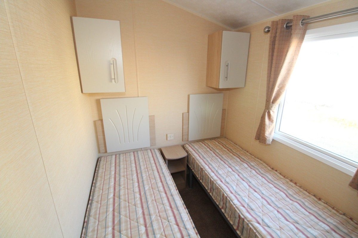 2010 Willerby Westmorland twin bedroom