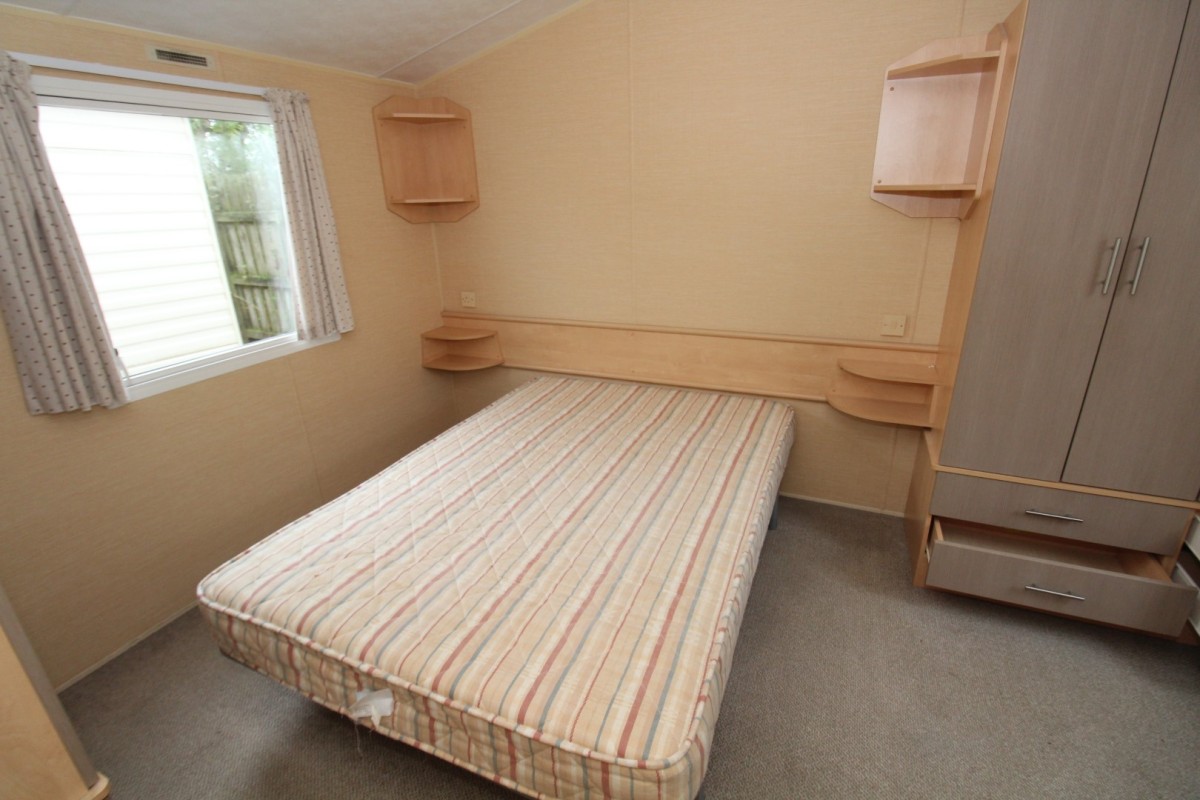 2011 Willerby Salsa double bedroom