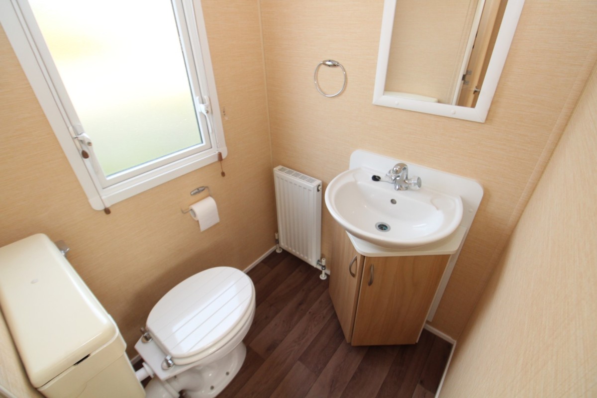 2010 Willerby Rio washroom