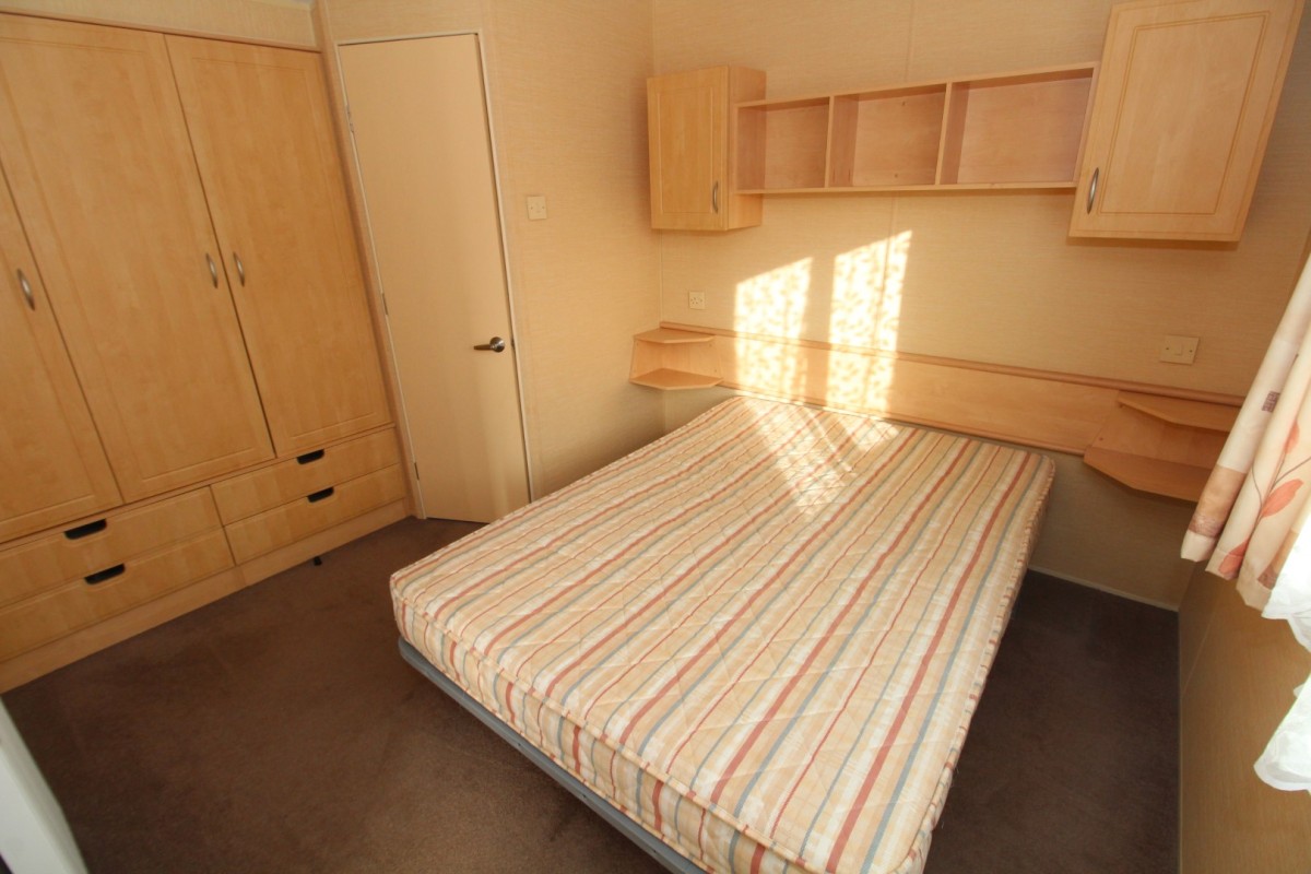 2010 Willerby Rio double bedroom