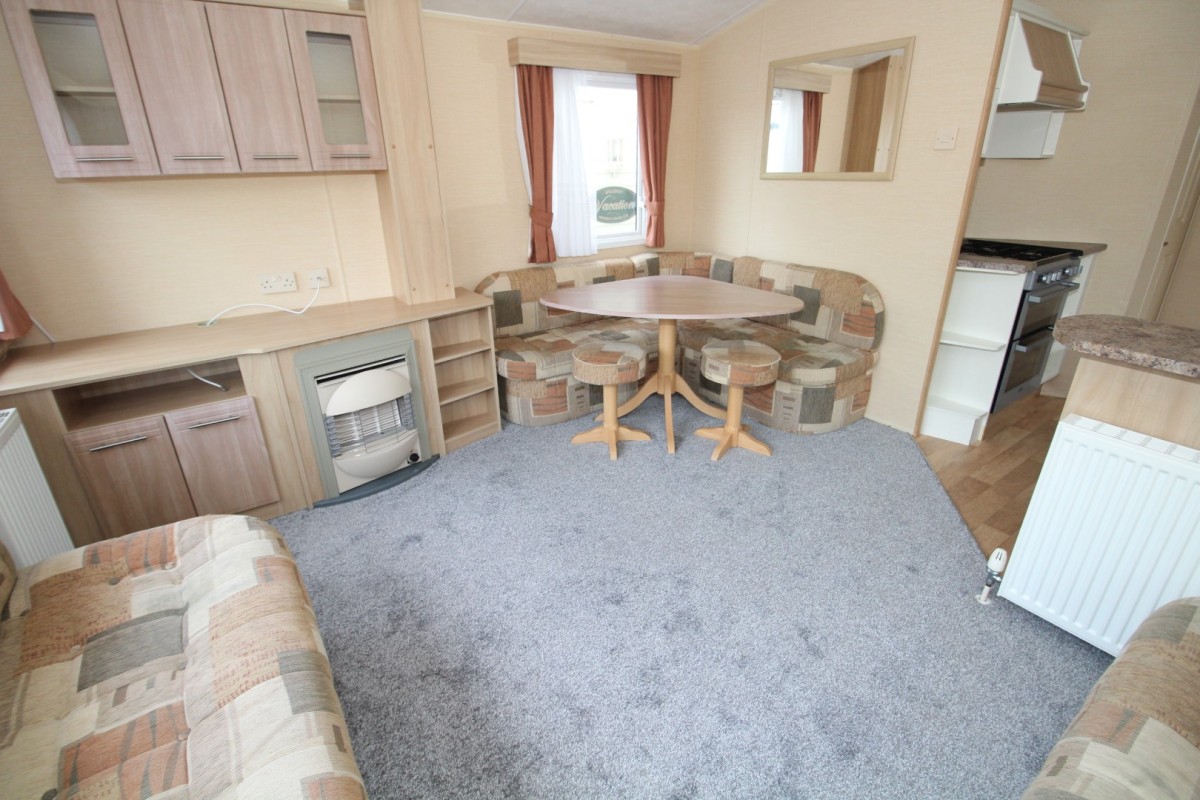 lounge to dining area in the 2009 Willerby Rio