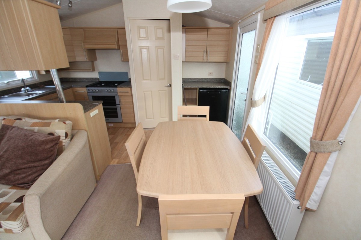 dinning table in the 2009 Willerby Salisbury