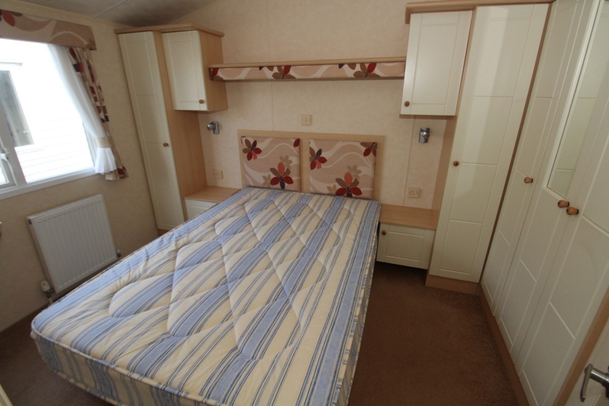 2009 Willerby Salisbury double bedroom