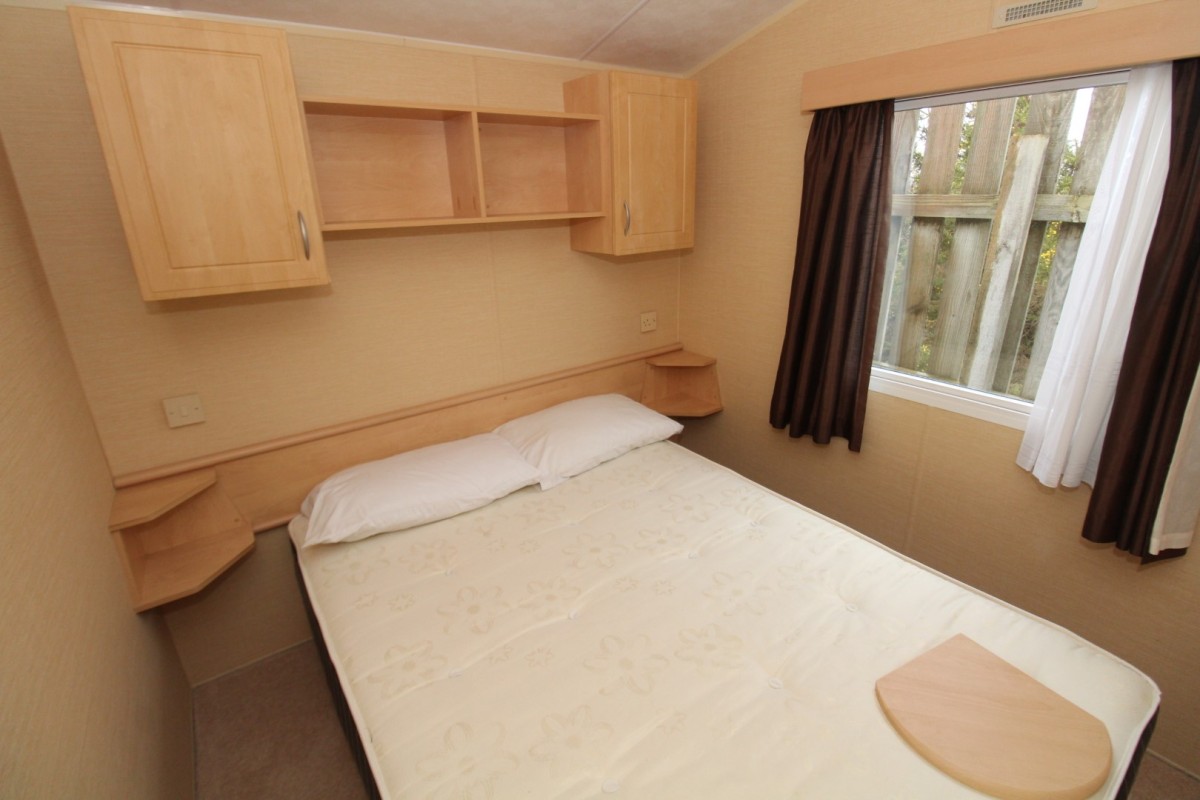 2010 Willerby Rio double bedroom