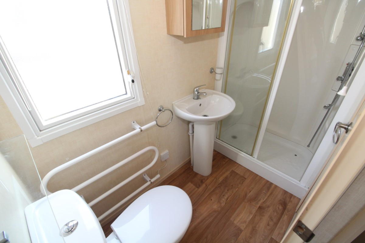 shower room in the 2010 Abi Roselle