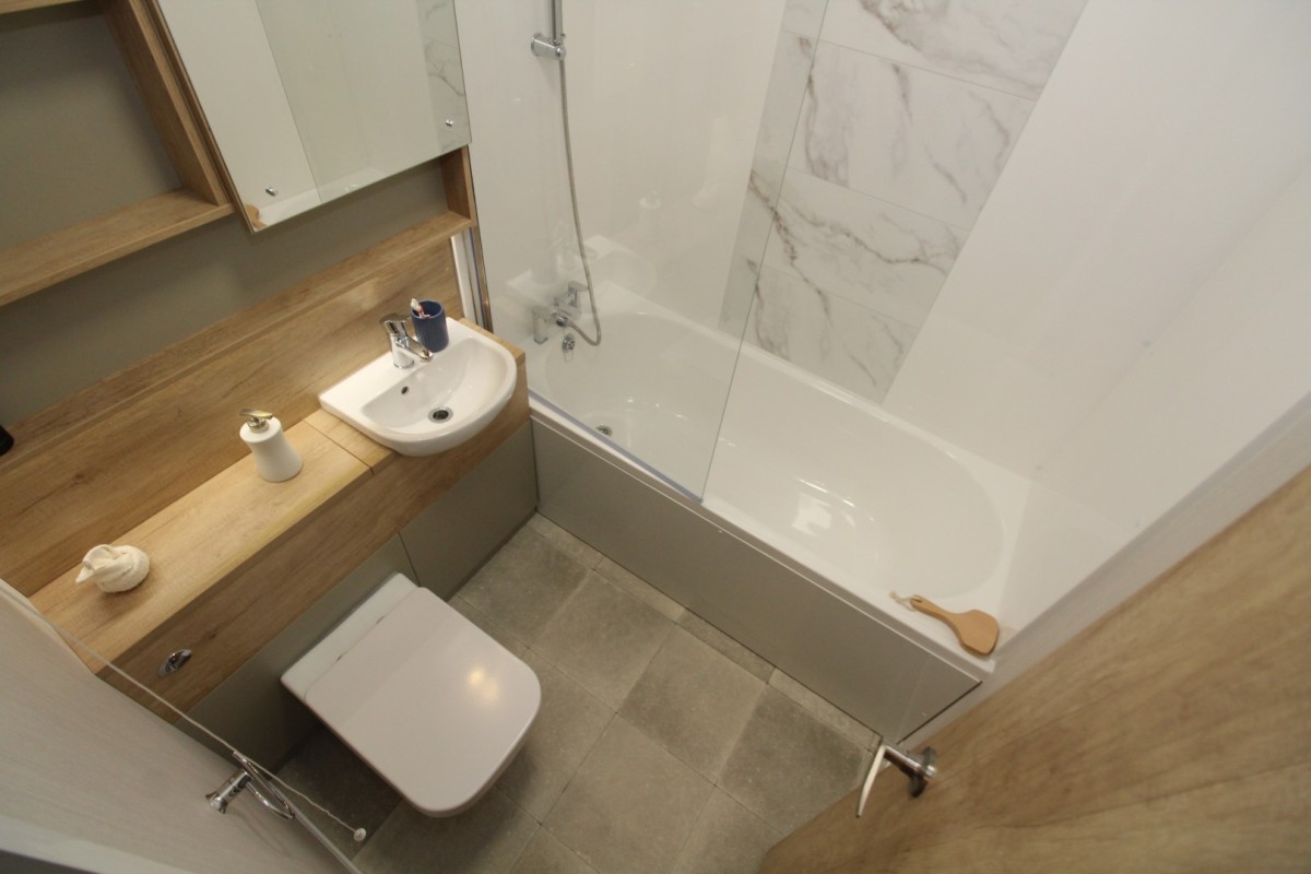 2023 Swift Moselle Lodge family bathroom with full sized bath