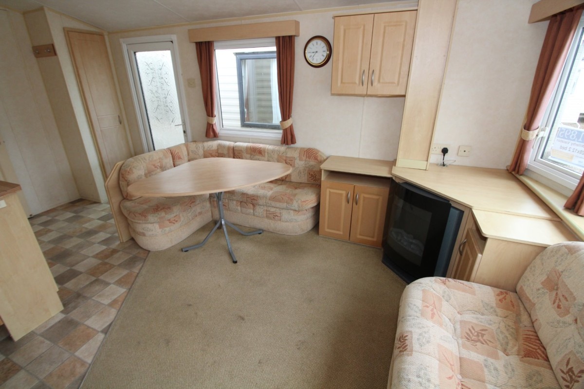 dining area in the 2007 Willerby Vacation