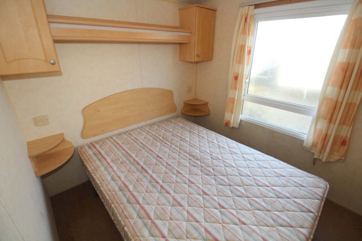 double bedroom in the 2007 Willerby Vacation