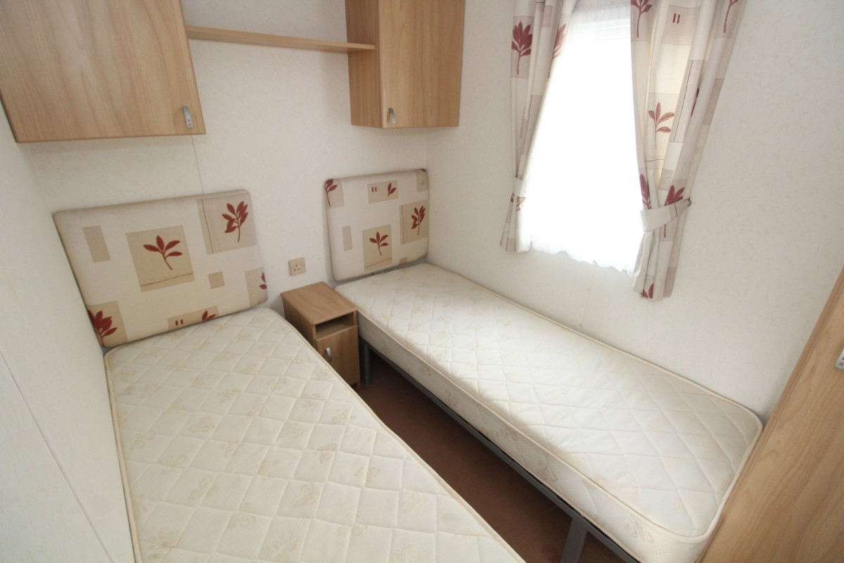 2008 Carnaby Henley twin bedroom