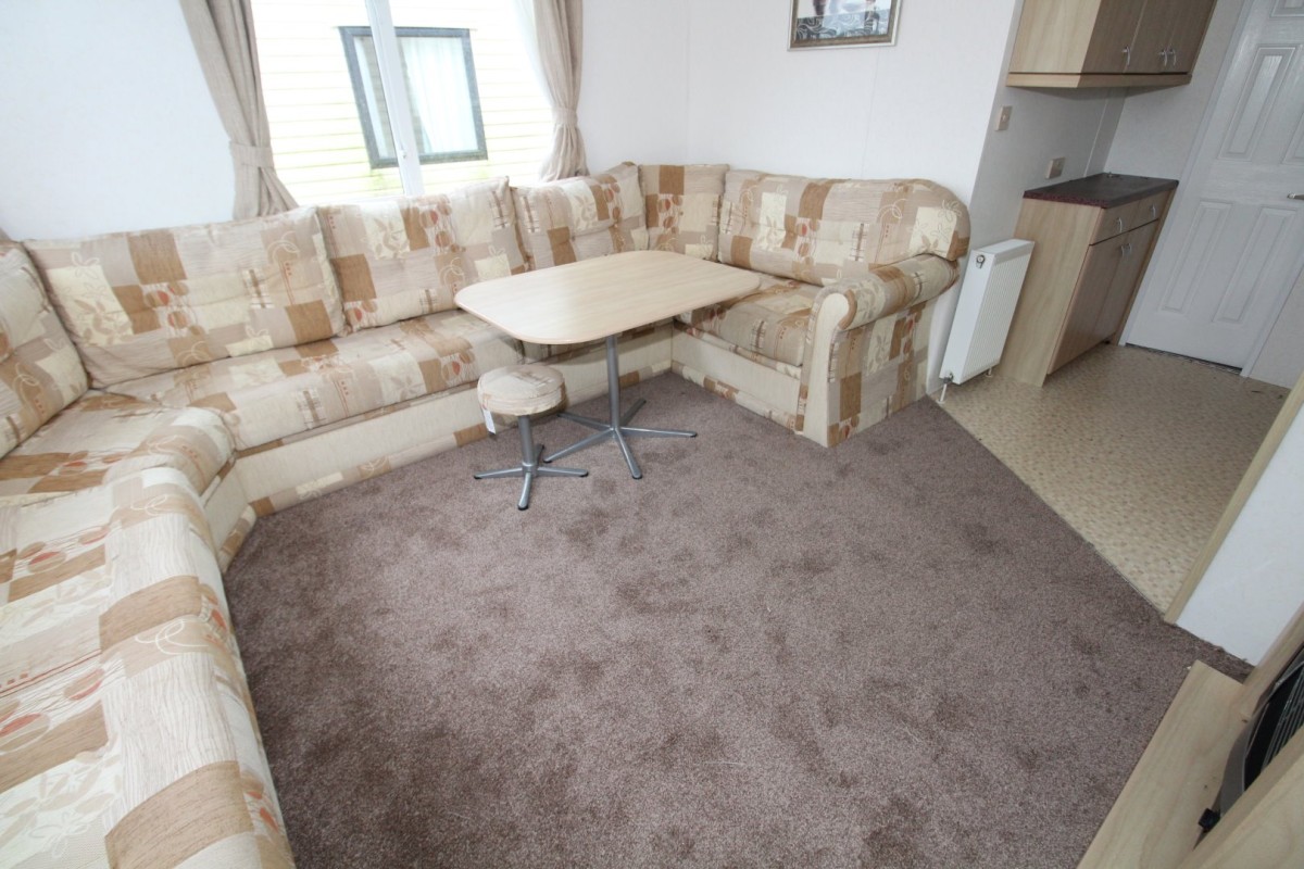 2008 Carnaby Henley lounge with table