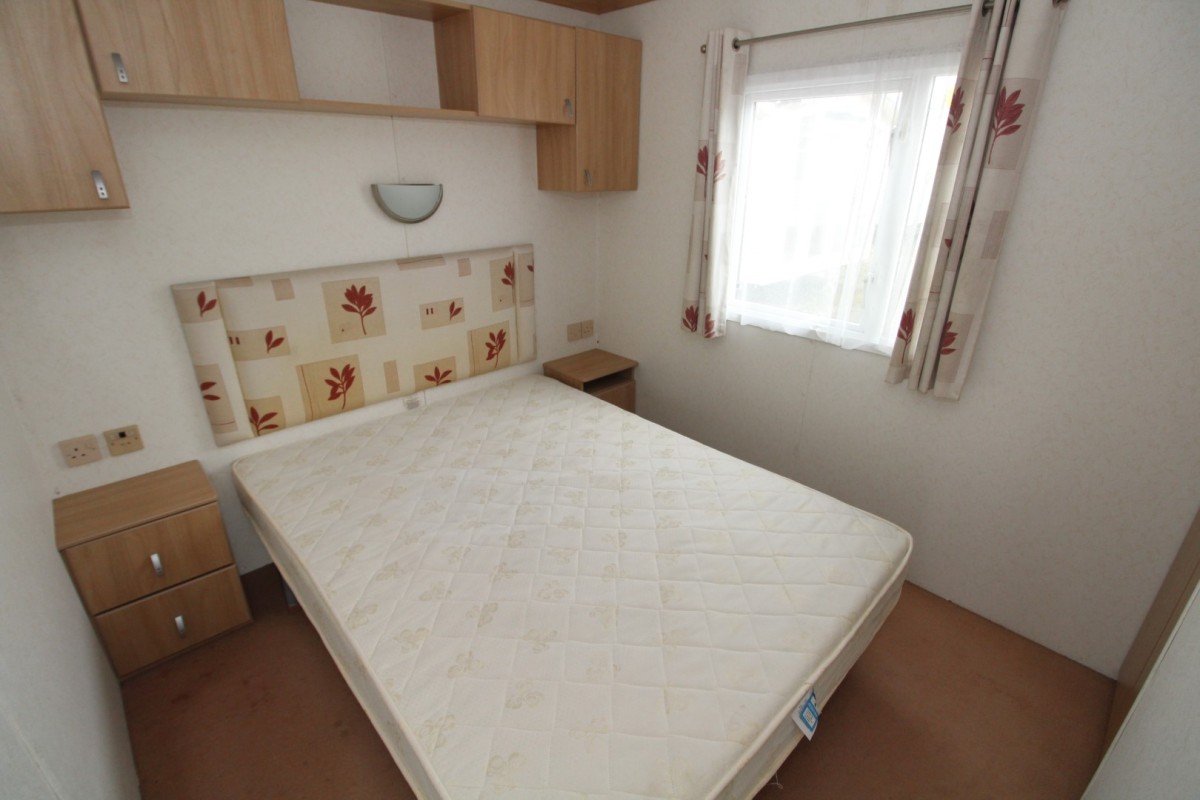 2008 Carnaby Henley double bedroom