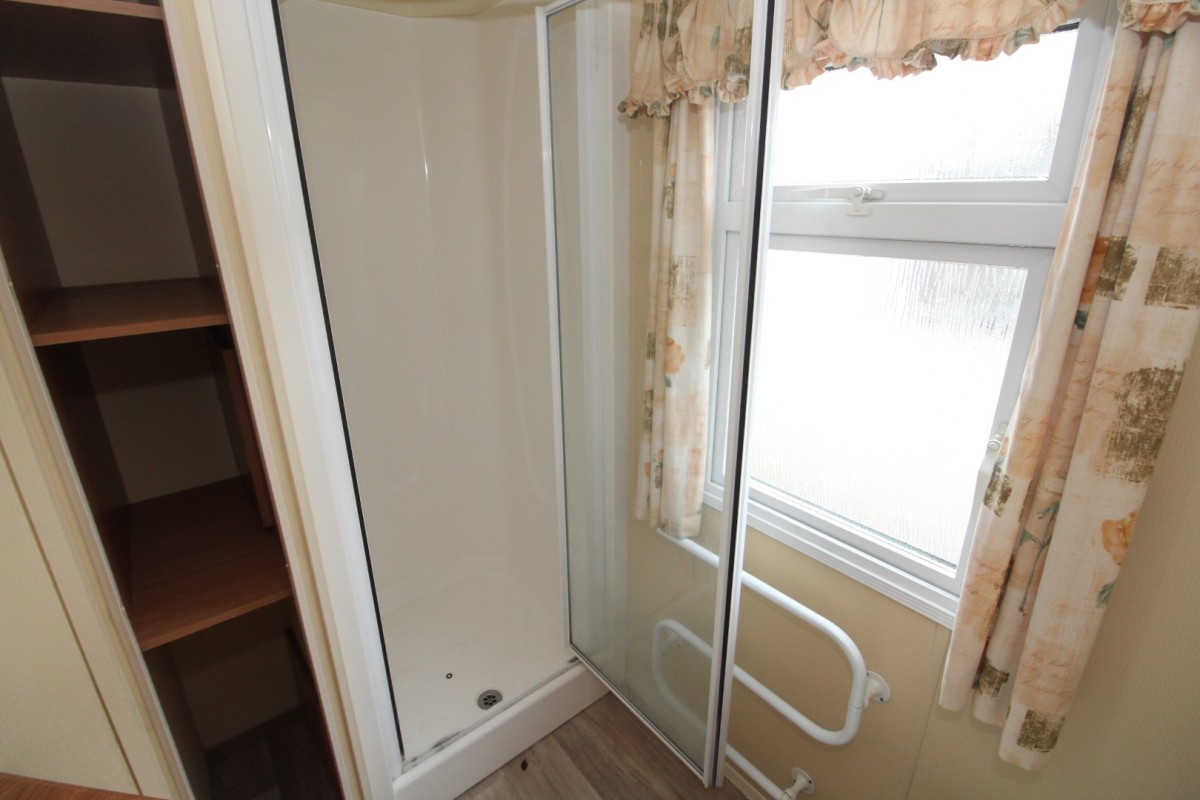 walk in shower in the caravan